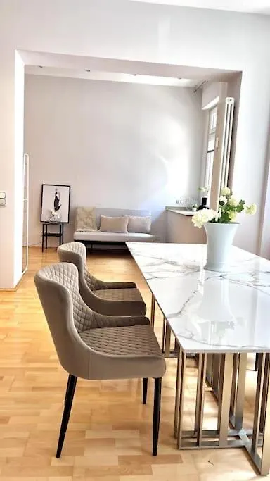 90Qm Designerwohnung Mit Kueche Und Jacuzzi In Do-City Dortmund Apartament